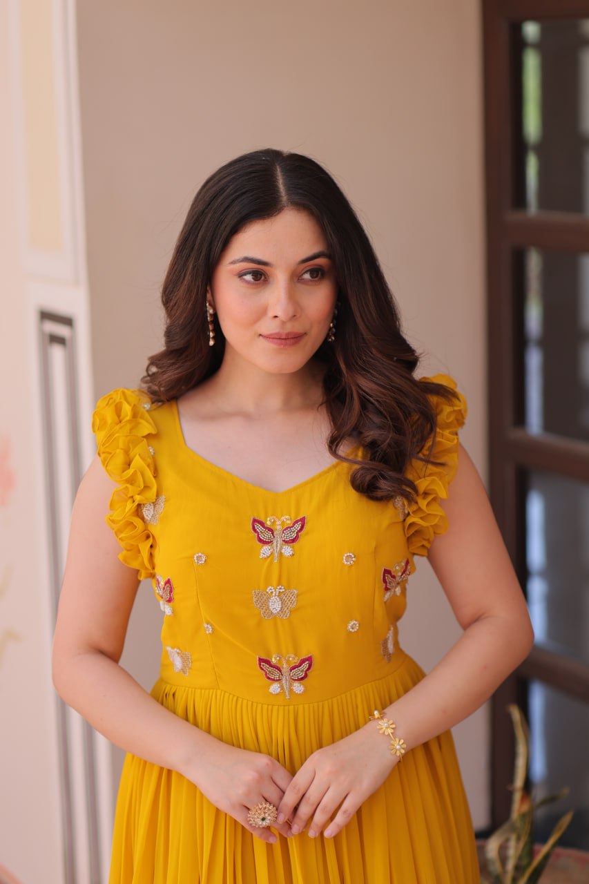 LAUFBEKLEIDUNG TRENDIGES TOP AUS GEORGETTE-KUNSTSTOFF, STICKEREI MIT BAUMWOLLFADEN