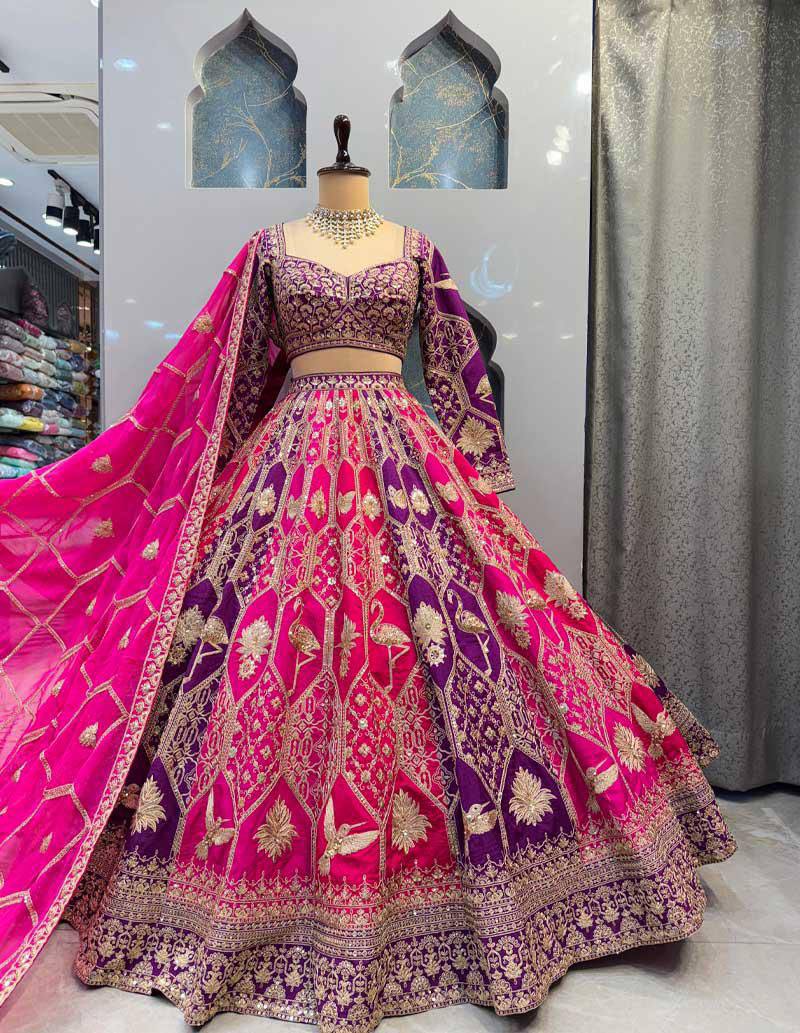 Sehen Sie umwerfend aus in diesem wunderschönen cremefarbenen Lehenga-Set