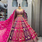 Sehen Sie umwerfend aus in diesem wunderschönen cremefarbenen Lehenga-Set