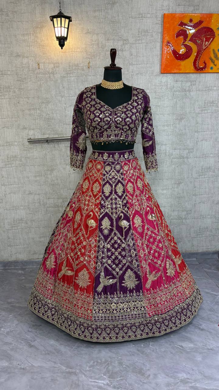 Sehen Sie umwerfend aus in diesem wunderschönen cremefarbenen Lehenga-Set