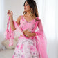 Sehen Sie umwerfend aus in diesem wunderschönen cremefarbenen Lehenga-Set
