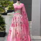 Sehen Sie umwerfend aus in diesem wunderschönen cremefarbenen Lehenga-Set