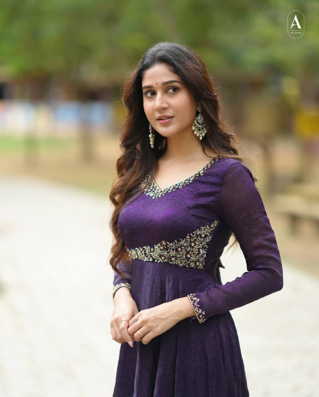 THE BEAUTY OF YOUR WARDROBE WITH THIS NEWLY LAUNCHED GOWN