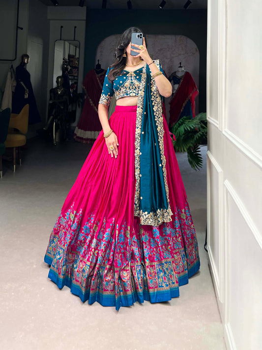 Célébrez le charme de la culture indienne avec ce magnifique ensemble lehenga