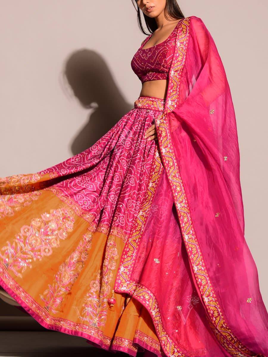 Sehen Sie umwerfend aus in diesem wunderschönen cremefarbenen Lehenga-Set
