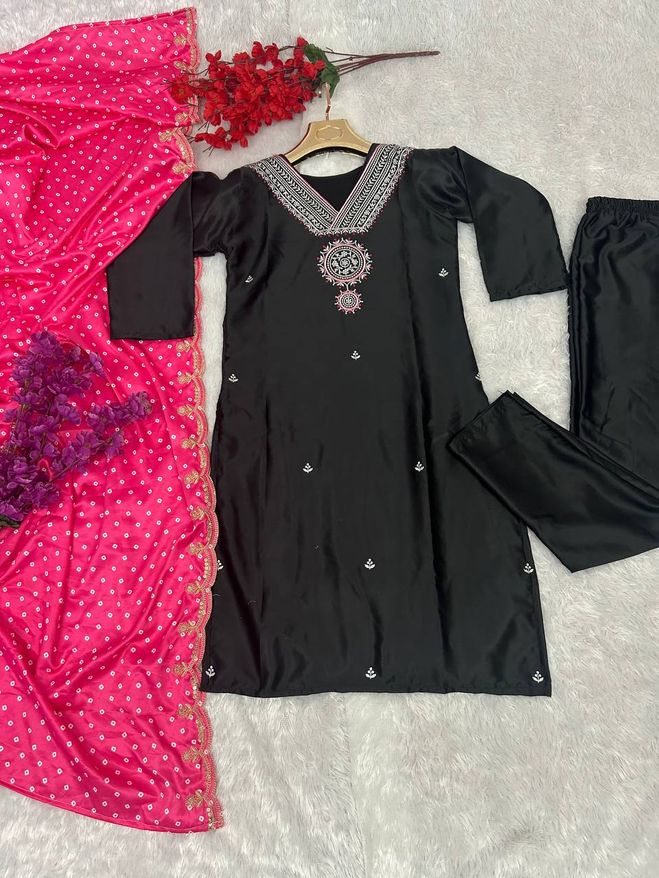 3-pair kurti Suit Set you've described seems to be a party wear