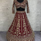 Sehen Sie umwerfend aus in diesem wunderschönen cremefarbenen Lehenga-Set