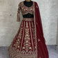Sehen Sie umwerfend aus in diesem wunderschönen cremefarbenen Lehenga-Set