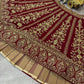 Sehen Sie umwerfend aus in diesem wunderschönen cremefarbenen Lehenga-Set