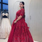 Sehen Sie umwerfend aus in diesem wunderschönen cremefarbenen Lehenga-Set