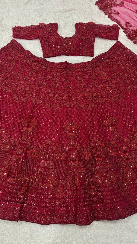 Sehen Sie umwerfend aus in diesem wunderschönen cremefarbenen Lehenga-Set