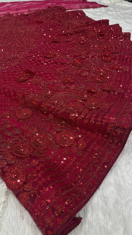 Sehen Sie umwerfend aus in diesem wunderschönen cremefarbenen Lehenga-Set