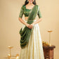 Sehen Sie umwerfend aus in diesem wunderschönen cremefarbenen Lehenga-Set