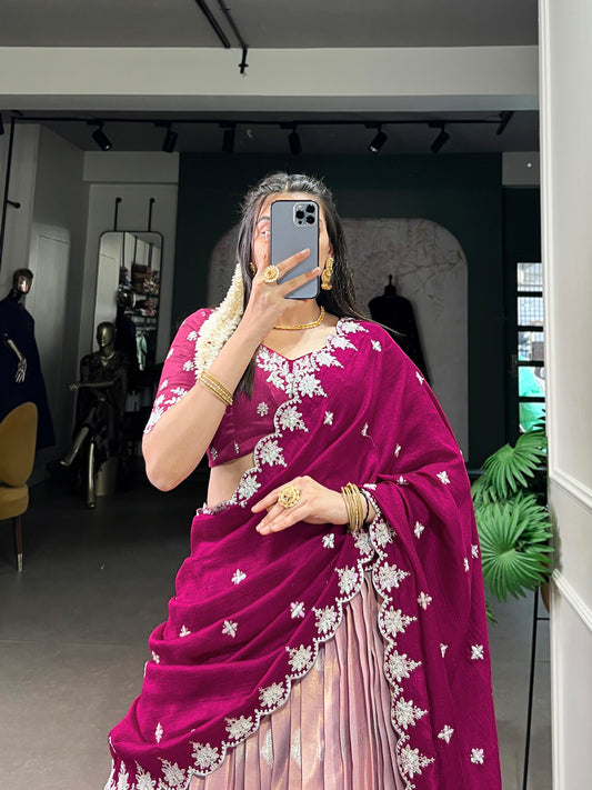 Célébrez le charme de la culture indienne avec ce magnifique ensemble lehenga