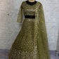 Sehen Sie umwerfend aus in diesem wunderschönen cremefarbenen Lehenga-Set