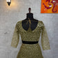 Sehen Sie umwerfend aus in diesem wunderschönen cremefarbenen Lehenga-Set