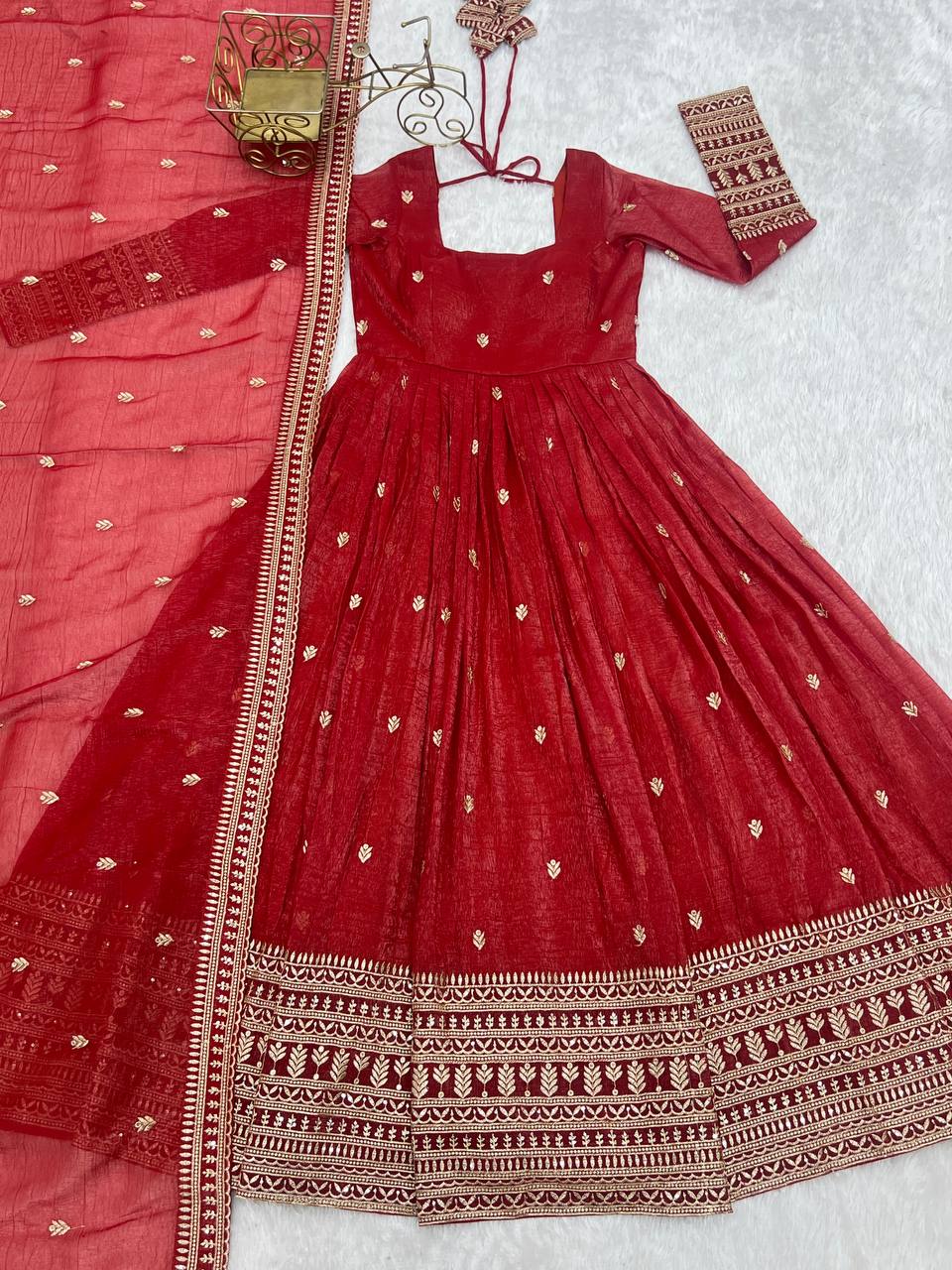 PRESENTING NEW HIGH PREMIUM QUALITY PURE CRUNCHY SILK FABRIC FULLY FLAIR GOWN