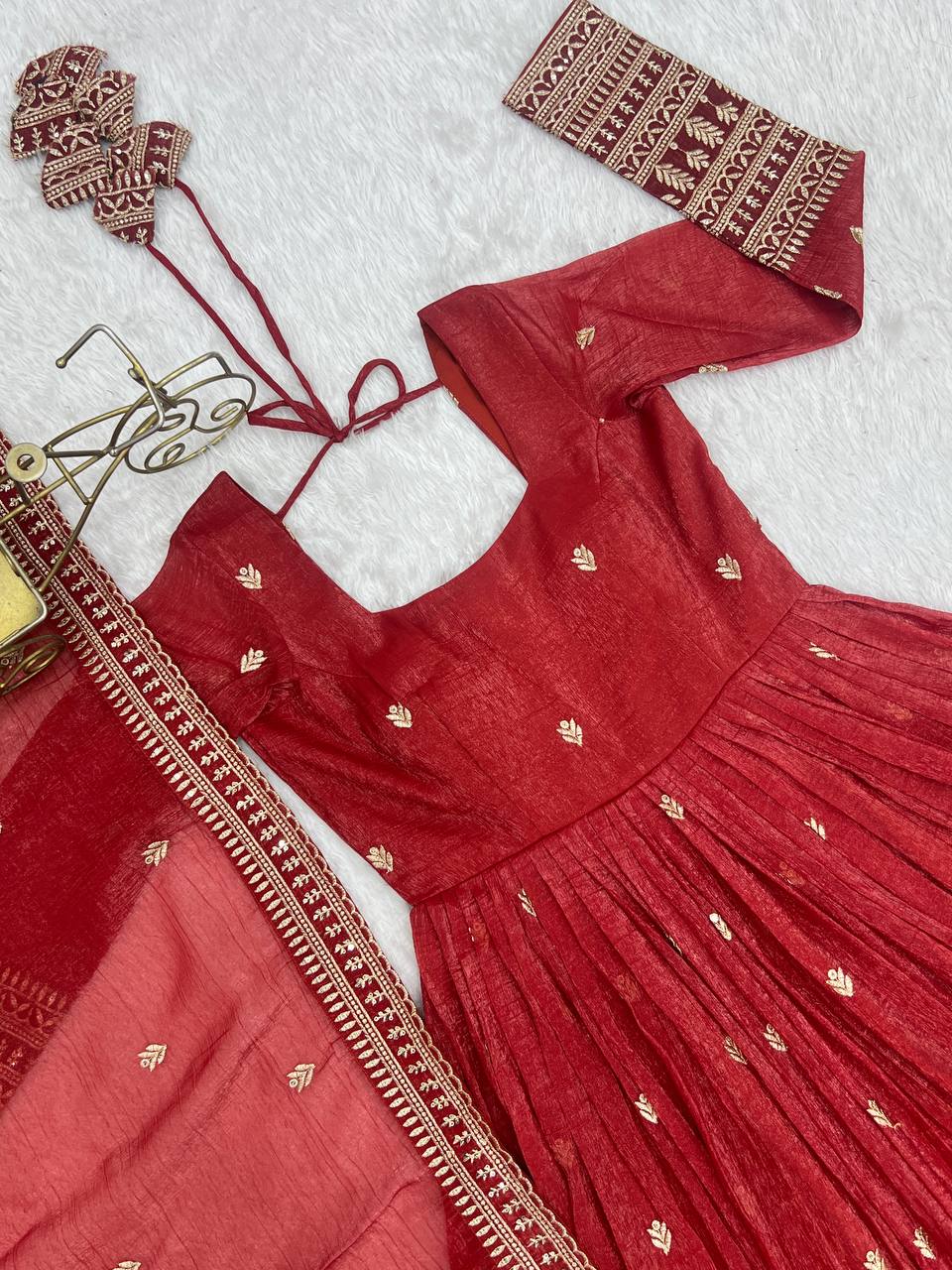 PRESENTING NEW HIGH PREMIUM QUALITY PURE CRUNCHY SILK FABRIC FULLY FLAIR GOWN