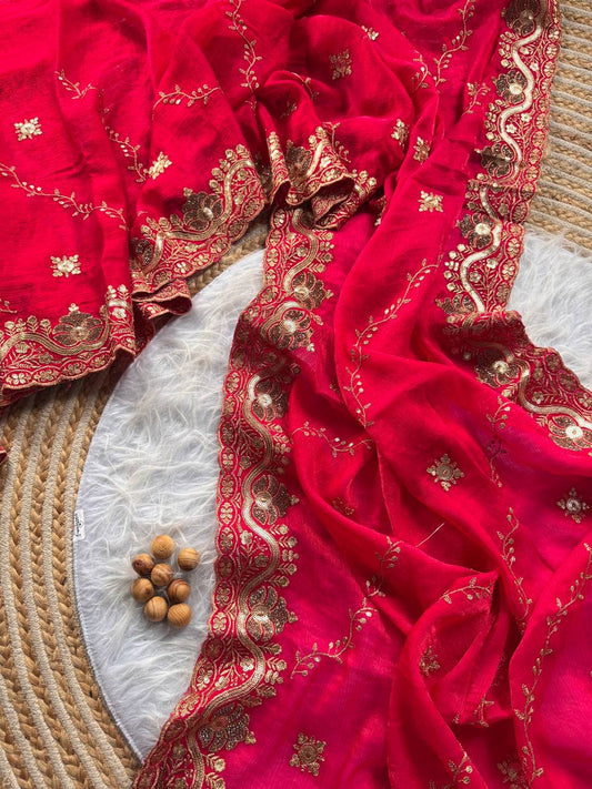 Je recherche quelqu'un pour ce magnifique sari de la même couleur