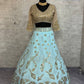 Sehen Sie umwerfend aus in diesem wunderschönen cremefarbenen Lehenga-Set