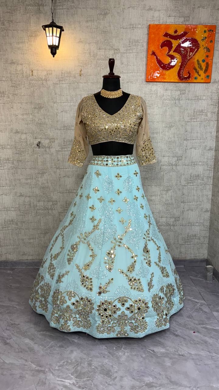 Sehen Sie umwerfend aus in diesem wunderschönen cremefarbenen Lehenga-Set