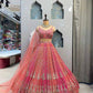 Feiern Sie den Charme der indischen Kultur mit diesem wunderschönen Lehenga-Set