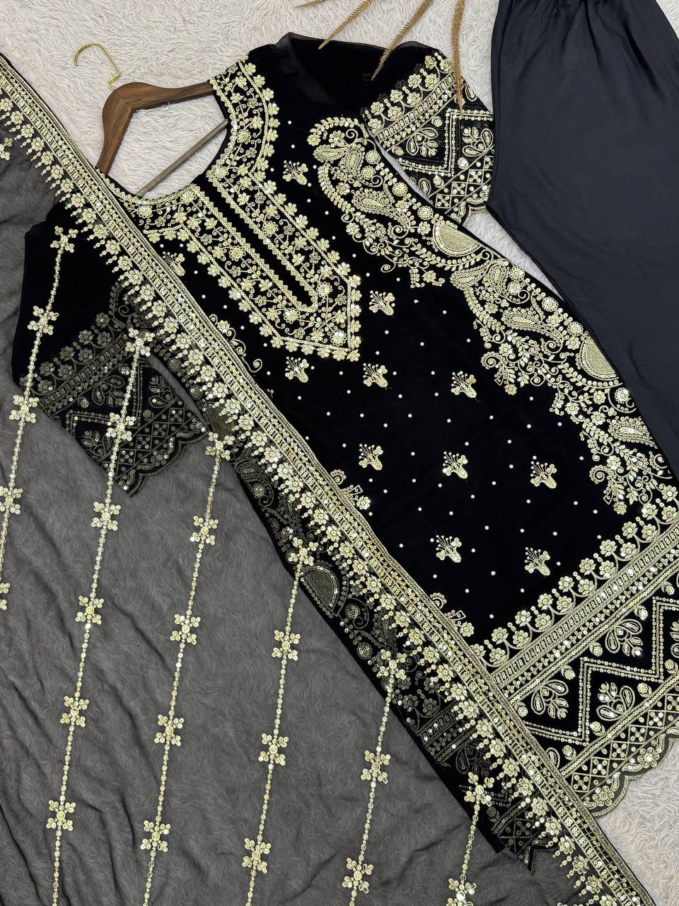 PRESENTING 3 PIECE STYLISH KURTI BOTTOM AND DUPATTA SUIT