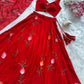 Sehen Sie umwerfend aus in diesem wunderschönen cremefarbenen Lehenga-Set