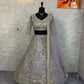 Sehen Sie umwerfend aus in diesem wunderschönen cremefarbenen Lehenga-Set