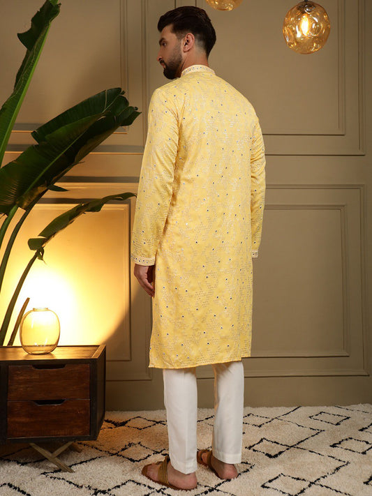 Presenting Men's Kurta Pyjama