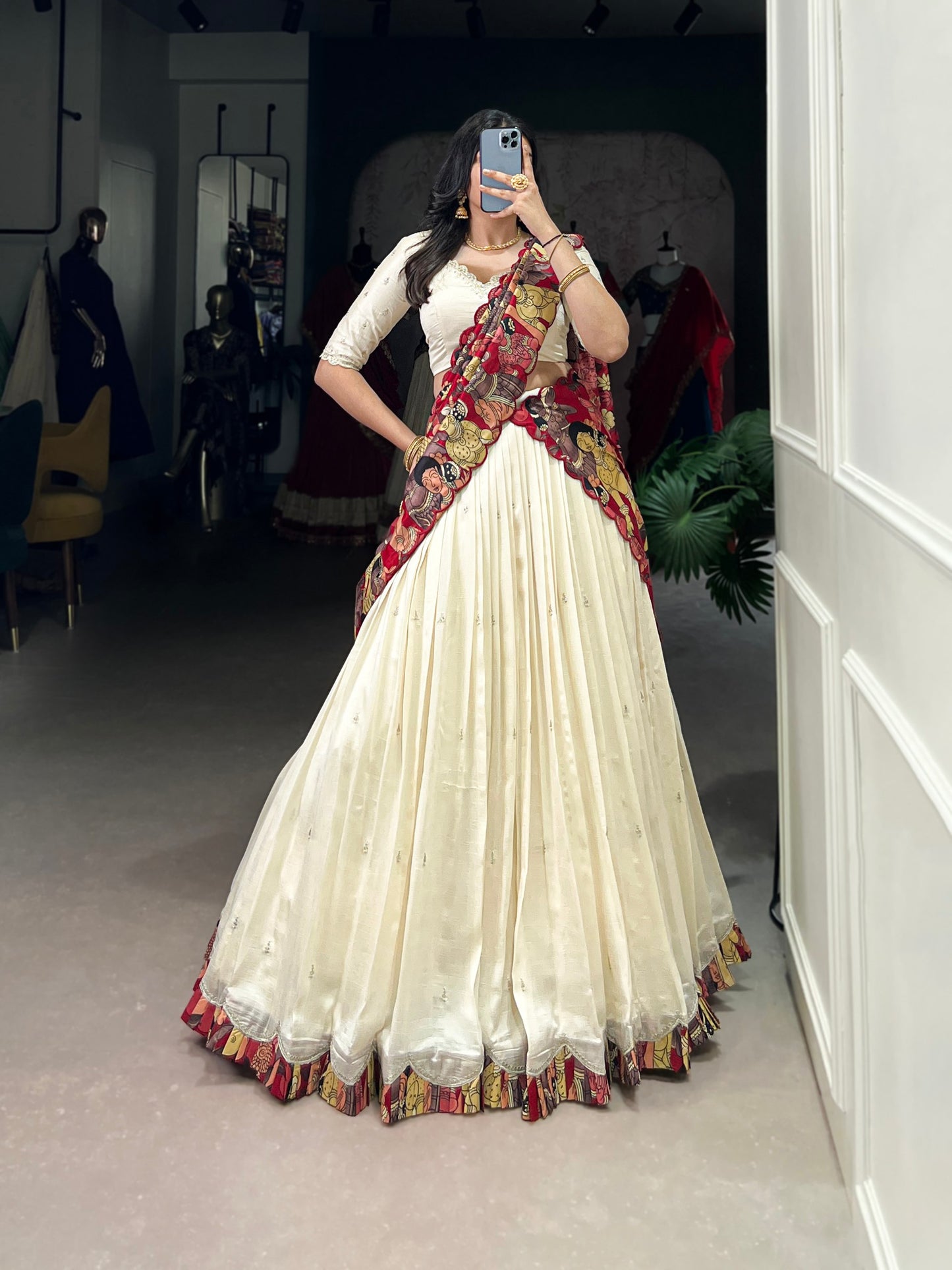 Célébrez le charme de la culture indienne avec ce magnifique ensemble lehenga