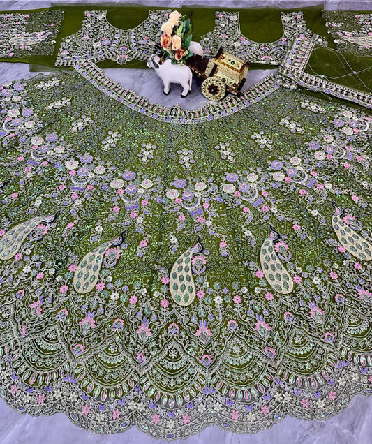 Feiern Sie den Charme der indischen Kultur mit diesem wunderschönen Lehenga-Set