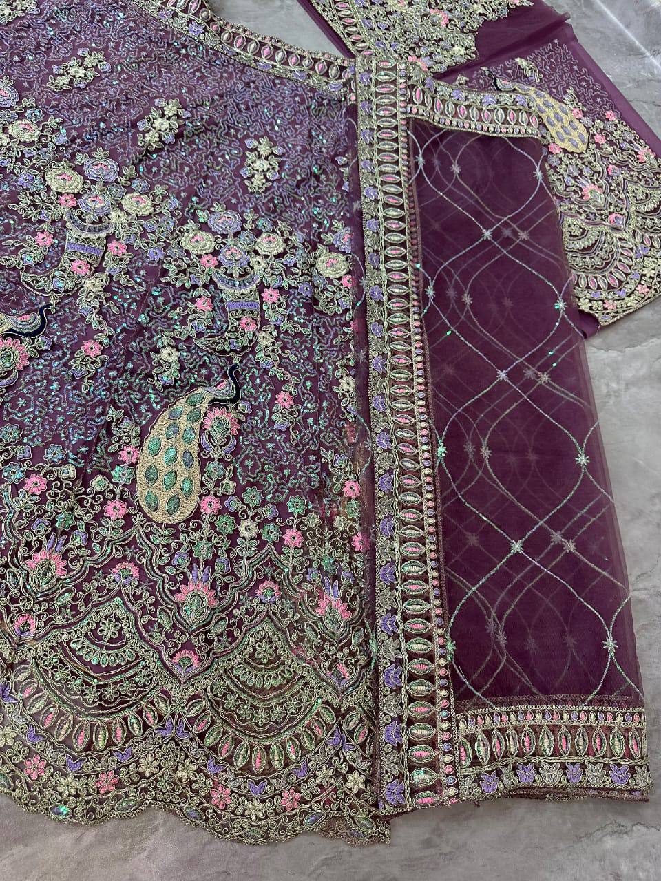 Feiern Sie den Charme der indischen Kultur mit diesem wunderschönen Lehenga-Set