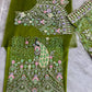 Feiern Sie den Charme der indischen Kultur mit diesem wunderschönen Lehenga-Set