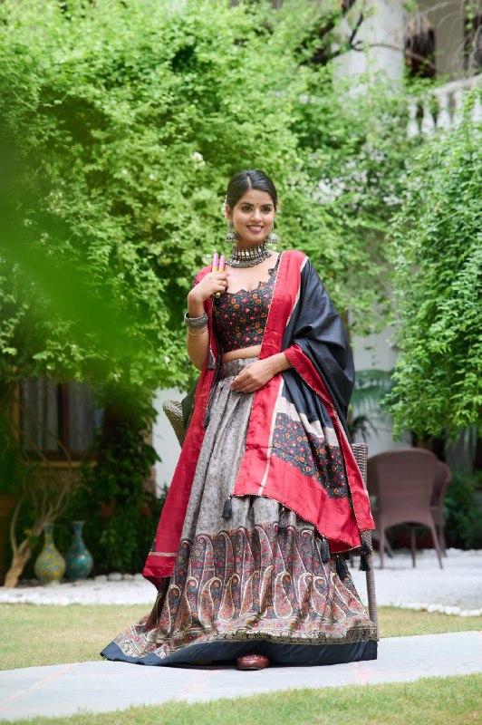 Heavy KASHMIRI Print With Foil Print Work Lehenga Choli