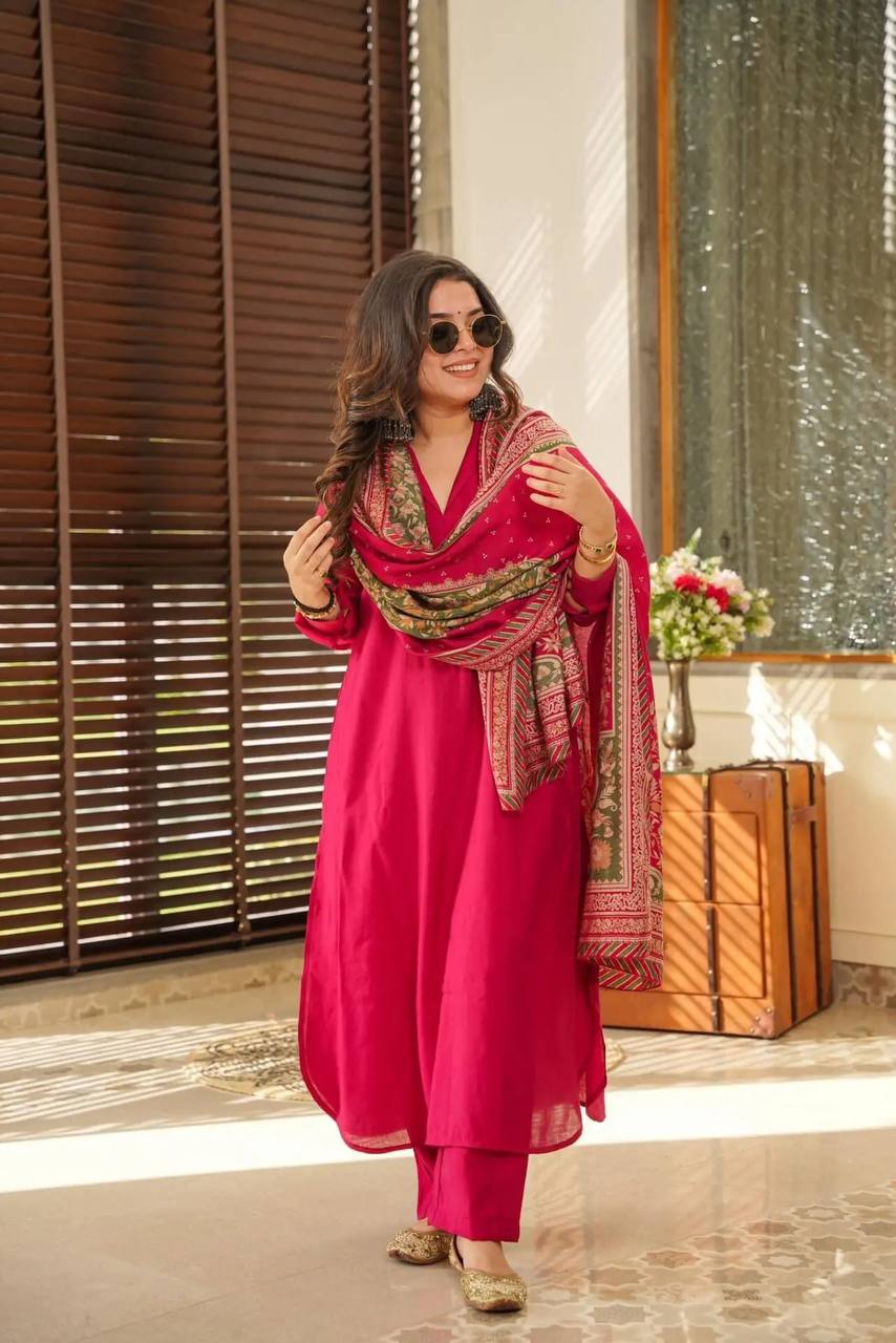 3-pair kurti Suit Set you've described seems to be a party wear outfit