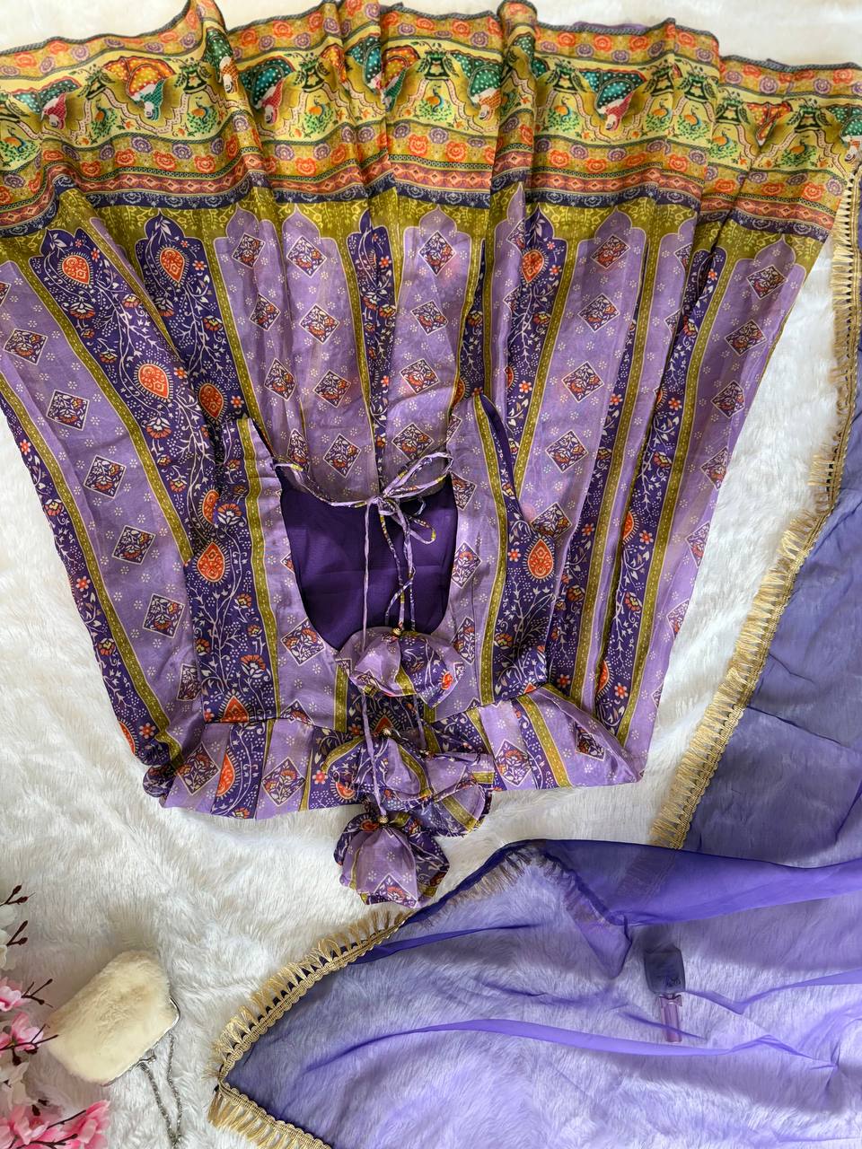 Präsentation des exklusiven Anarkali-Shooting-Designs