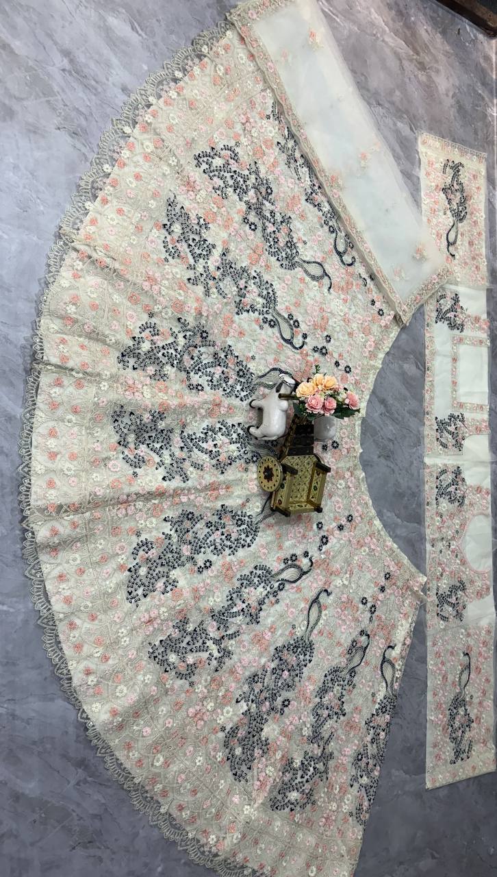 NEUES DREITEILIGES WESTERN-OUTFIT FÜR DIE TRENDIGE HOCHZEITSSAISON