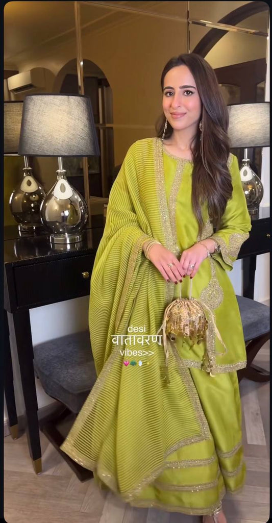 Widen your wardrobe with this beautiful palazzo set