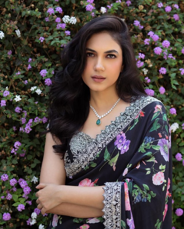 Digital Prints & Embroidery Codding & Sequins Work Saree