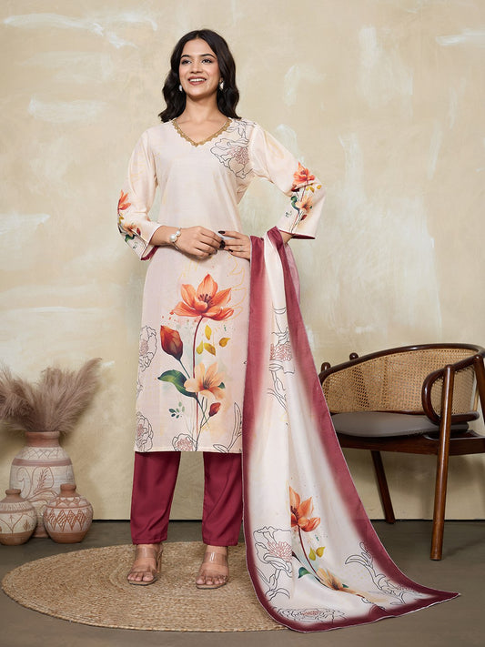 Kleid aus Georgette-Imitat mit üppiger Paillettenstickerei