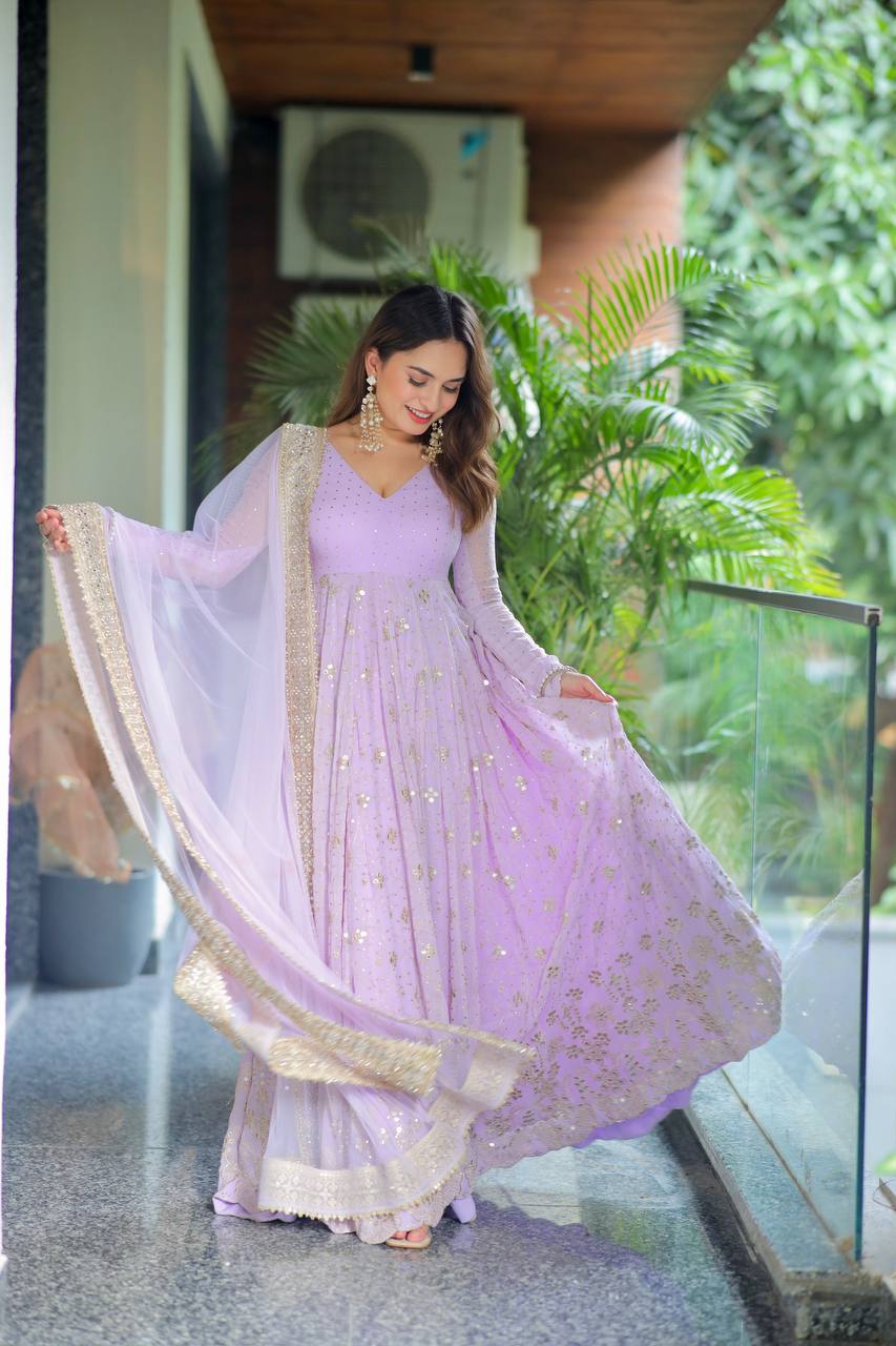 PREMIUM-FERTIGANZUG-SET AUS ANARKALI