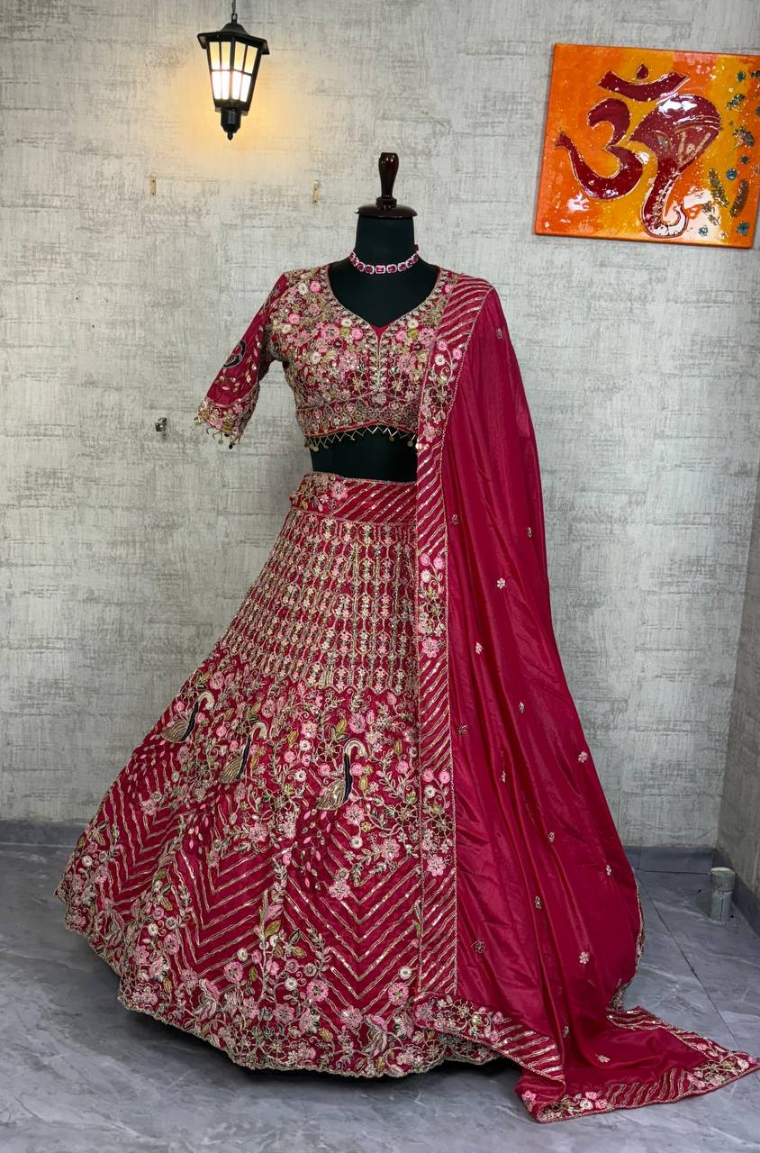 Sehen Sie umwerfend aus in diesem wunderschönen cremefarbenen Lehenga-Set