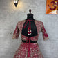 Sehen Sie umwerfend aus in diesem wunderschönen cremefarbenen Lehenga-Set