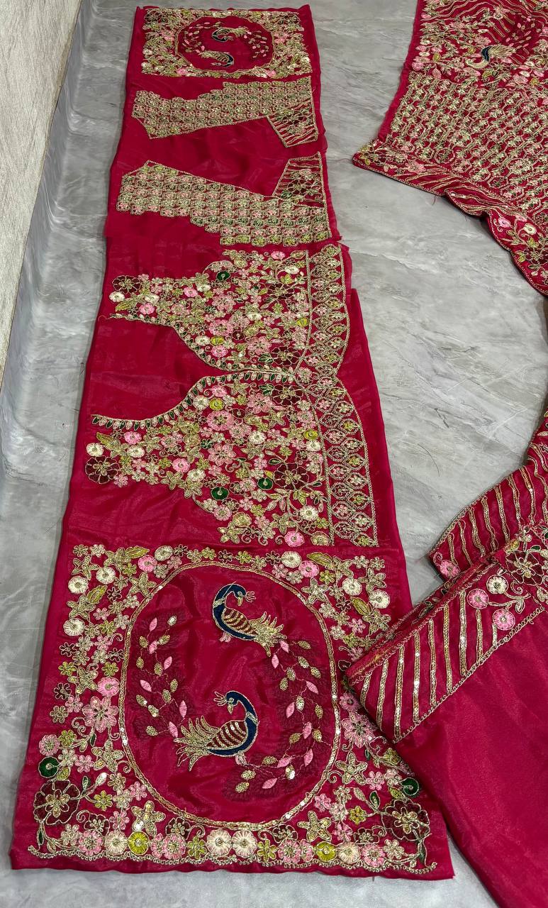 Sehen Sie umwerfend aus in diesem wunderschönen cremefarbenen Lehenga-Set