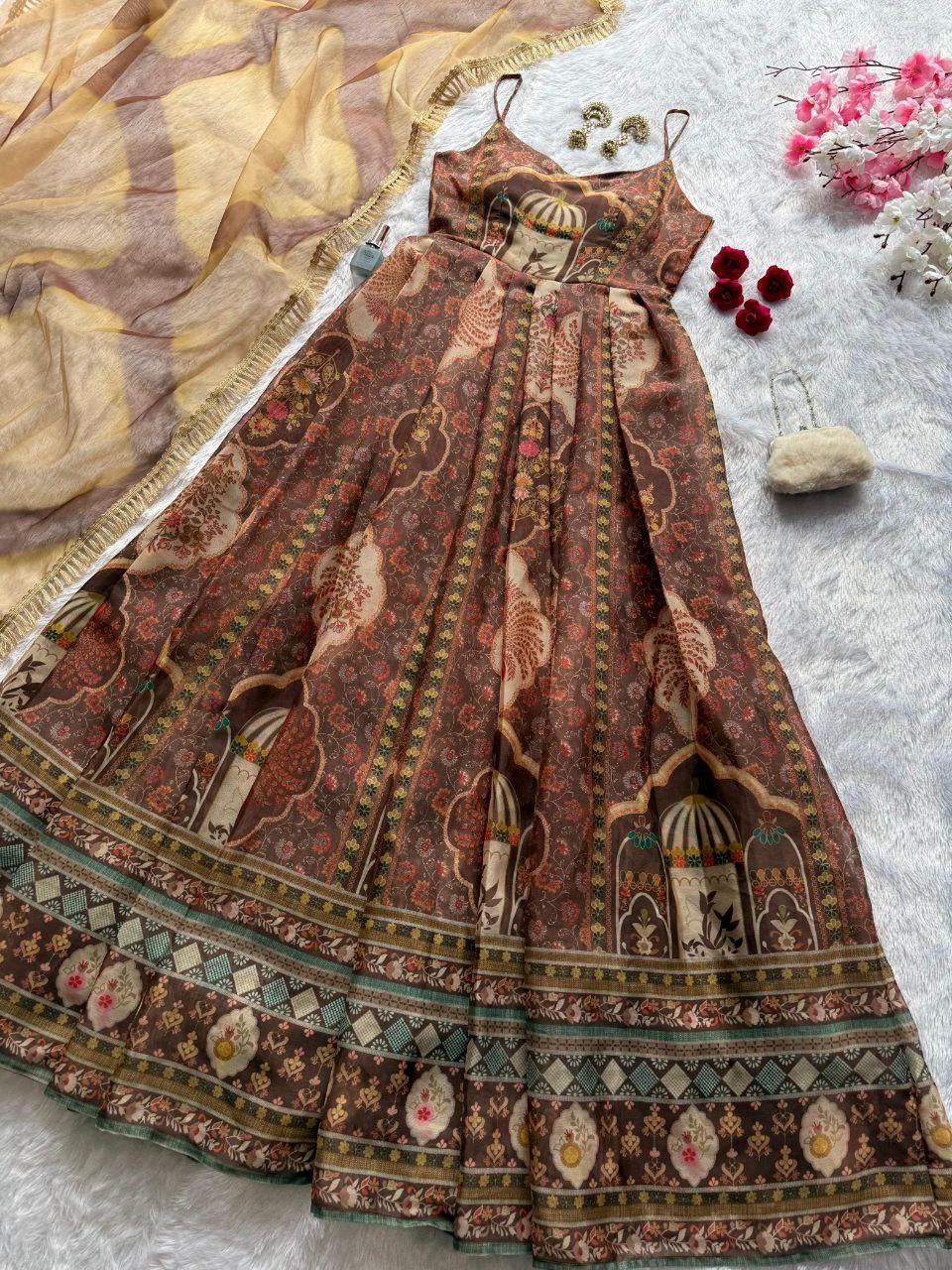 Präsentation des exklusiven Anarkali-Shooting-Designs