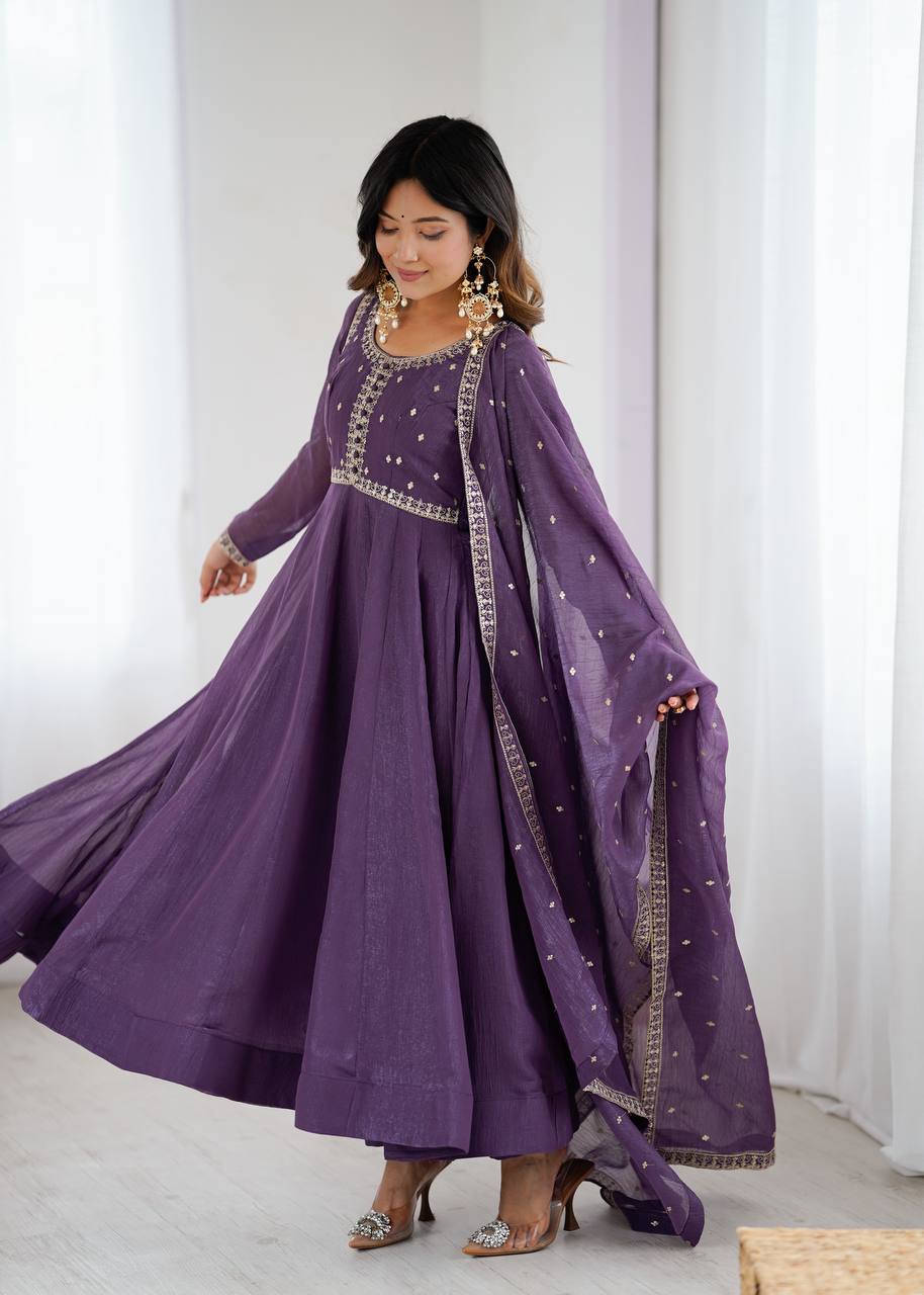 PRESENTING NEW HIGH PREMIUM QUALITY PURE CRUNCHY SILK FABRIC GOWN