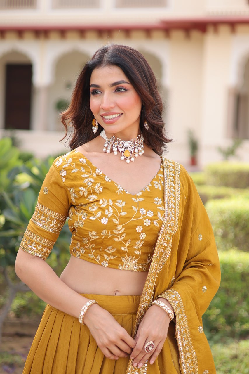 Soyez magnifique dans ce magnifique ensemble lehenga blanc cassé