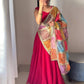 Sehen Sie umwerfend aus in diesem wunderschönen cremefarbenen Lehenga-Set