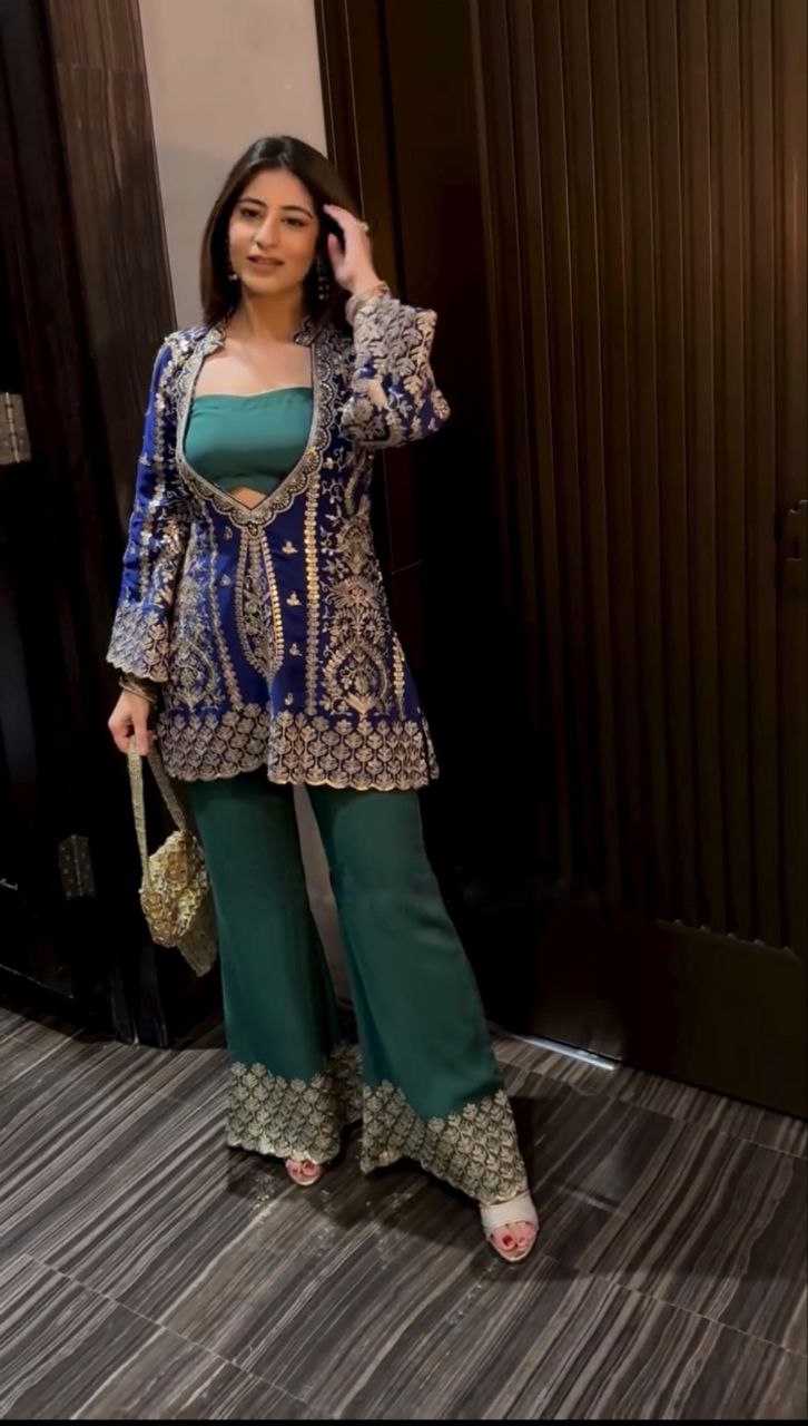 Launching 3 Piece Dress Fox Georgette Embroidery Sequins Work Suit